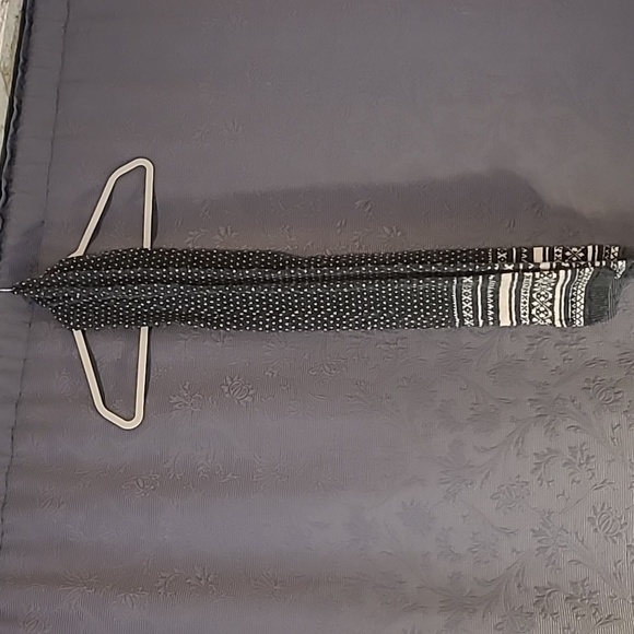 🌸American Eagle Outfitters Y2K Skinny Wool Blend Scarf, Charcoal Gray and white - Picture 1 of 5